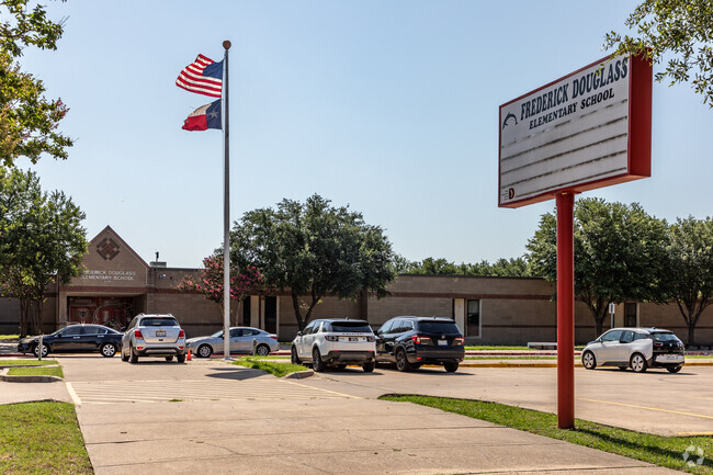 Frederick Douglass Elementary School, Rankings & Reviews - Homes.com