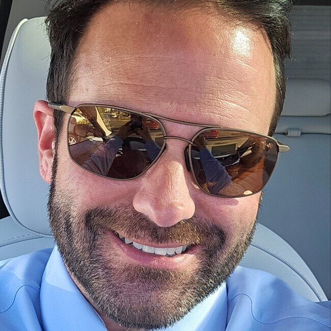 Agent Photo