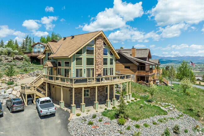 Luxury mountain homes and cabins sit on the hills of Granby and can have panoramic mountain views.