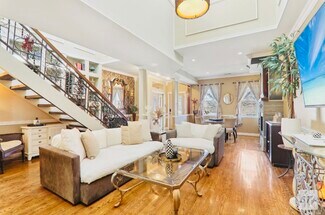 708 N Rockwell St Unit Penthouse, Chicago, IL 60612