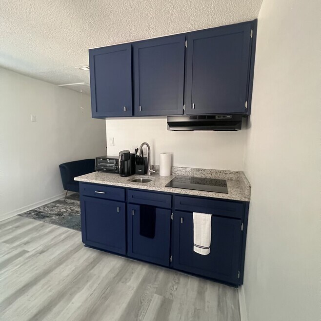 4584 Tamarind Dr unit D, Milton, FL 32571 - photo 1