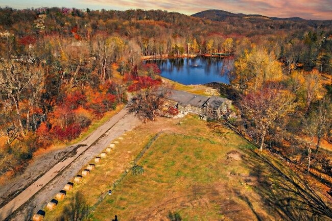 443 Clove Rd unit ID1366357P, Monroe, NY 10950 - photo 7