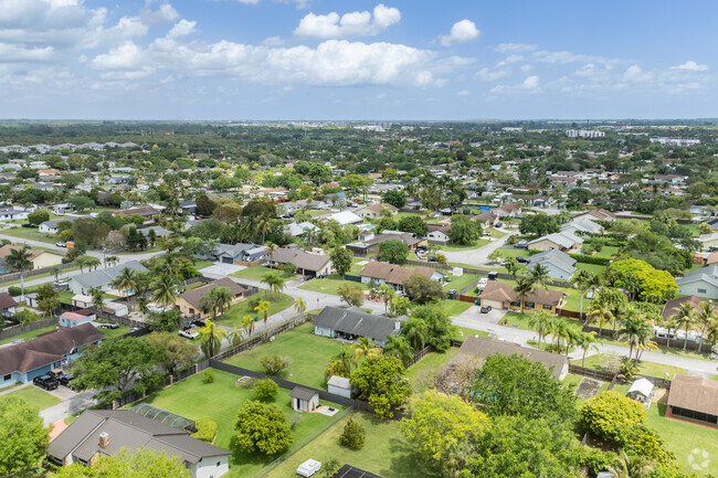 Modello, FL, is where you'd lay down family roots.