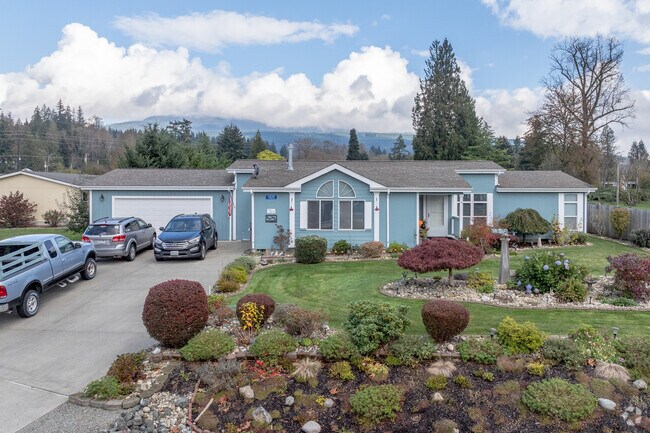 One of many charming abodes nestled in the picturesque Alger neighborhood.