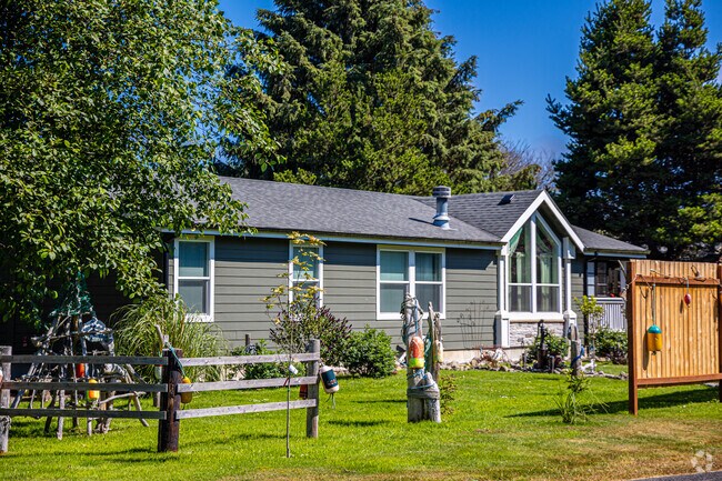 Ocean Shores residents take great pride in their homes and yards.