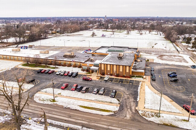 Taft School has parking for staff and guests.