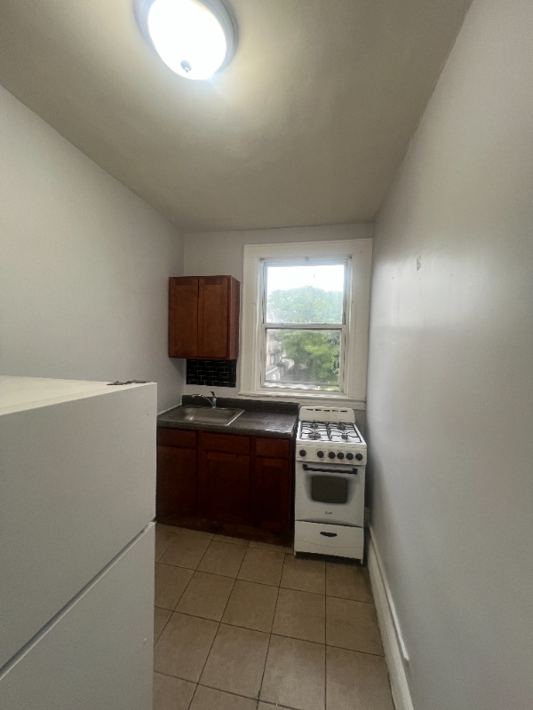 4 Eaton Place unit 2, East Orange, NJ 07017 - photo 3