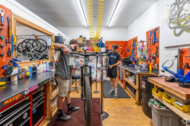 Absolute Bikes Sedona is your gateway to exploring trails near Oak Creek Canyon.