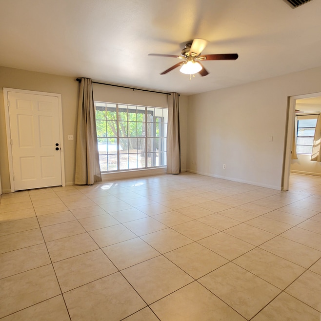 404 Bullard Pkwy, Temple Terrace, FL 33617 - photo 1