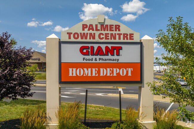 All of your West Easton grocery and shopping needs can be met at Palmer Town Centre.