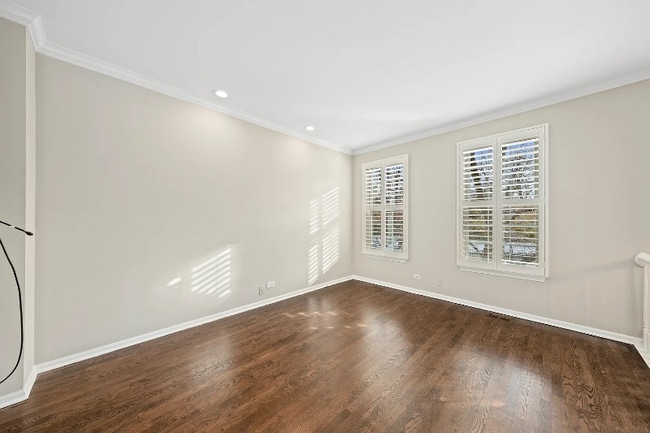 2106 Rugen Rd, Glenview, IL 60026 - photo 5