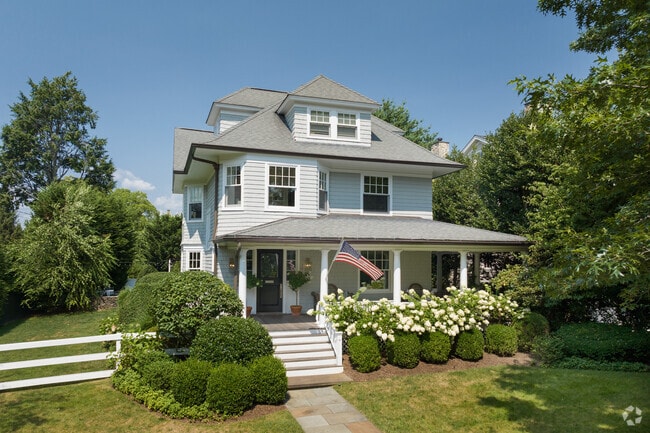 Lush gardens adorn the homes of Rye's tranquil lanes.