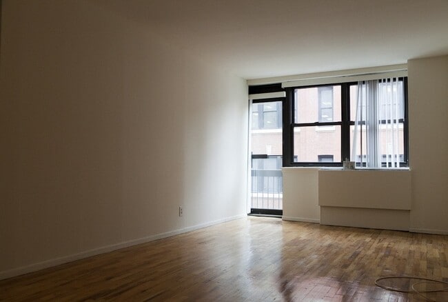 Murray Hill House unit 7A, New York, NY 10016 - photo 2