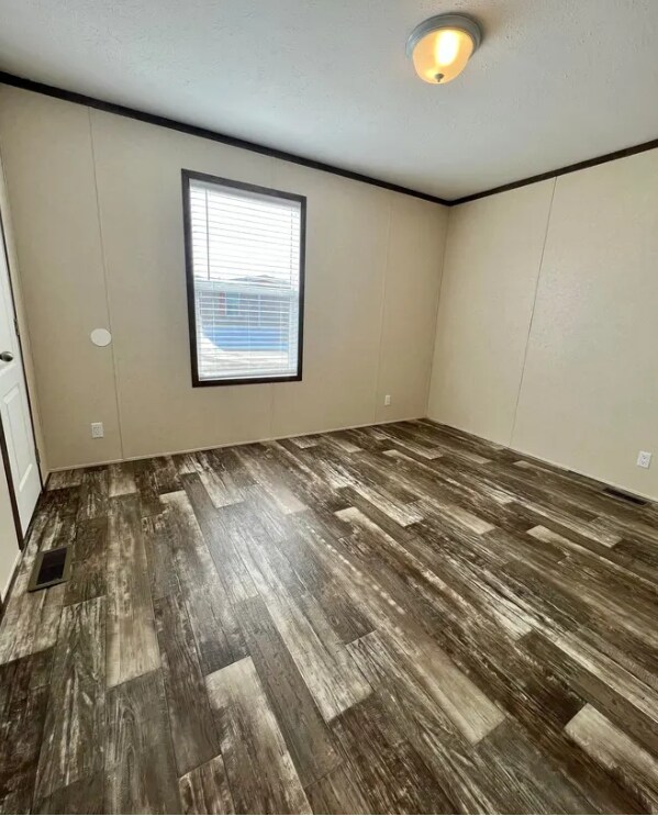 6580 N Hampshire Dr, Holly, MI 48442 - photo 5