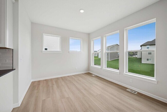 14748 105th Ave N unit 36470041, Maple Grove, MN 55369 - photo 5