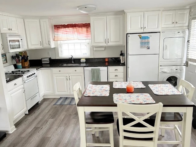 8 Churchill Dr, East Falmouth, MA 02536 - photo 3