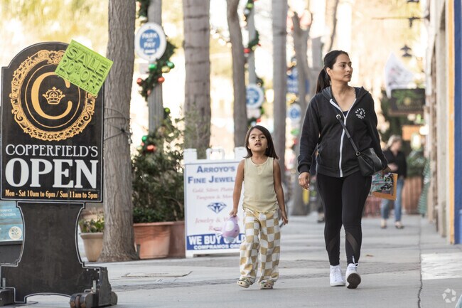 Walk to downtown Ventura from  Westside.
