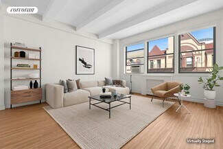 54 W 74th St, New York, NY 10023