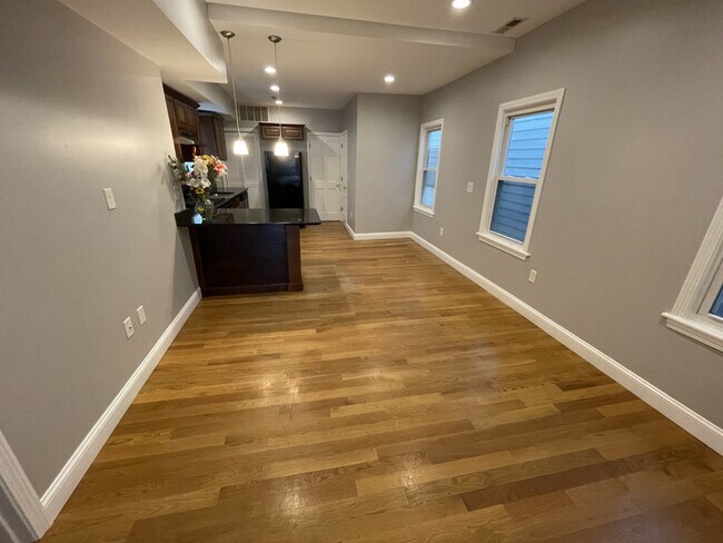 195 Condor St unit 2, Boston, MA 02128 - photo 4