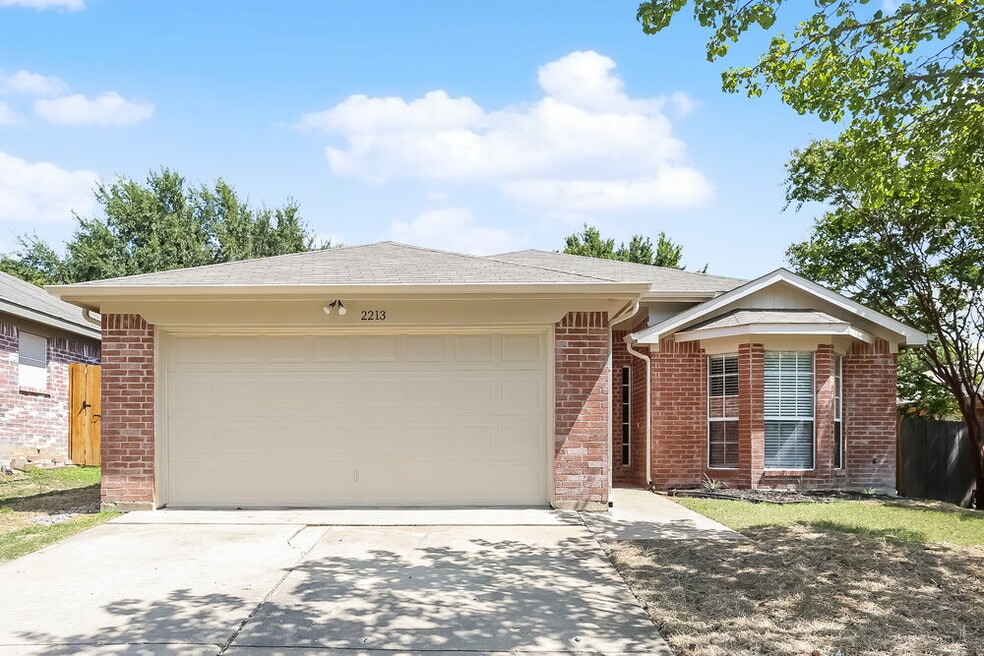 2213 Whispering Wind St, Fort Worth, TX 76108 - photo 1