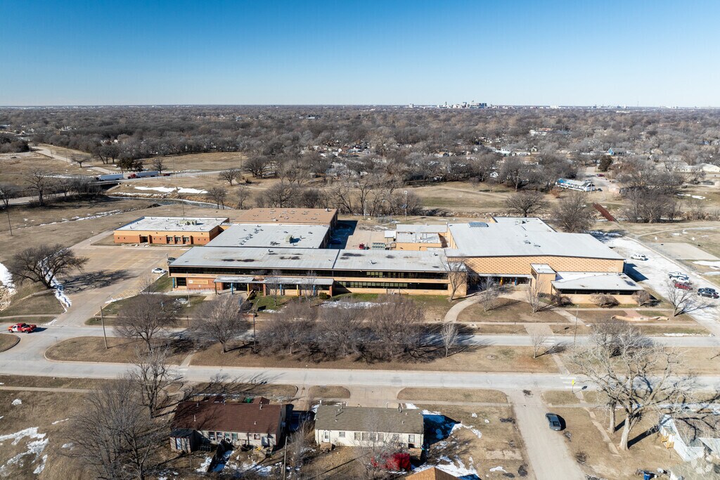 Jardine Technology Magnet Middle School is a popular schooling option in the area.