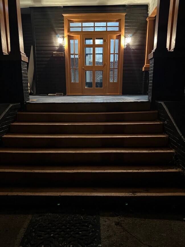 HOME ENTRY BUILDING