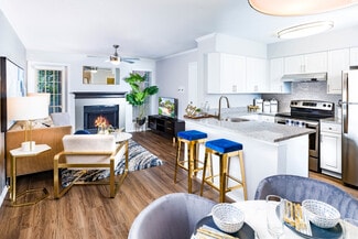 12105 Polo Dr, Fairfax, VA 22033