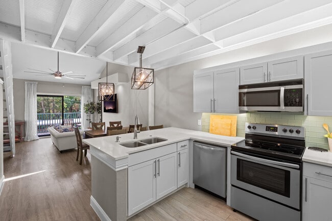 50 Emerald Woods Dr unit FL1-ID1075811P, Naples, FL 34108 - photo 3