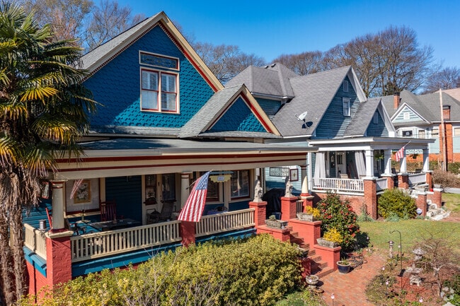 Lovely homes line the streets in the Grant Park neighborhood.