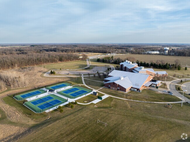 Sturgis Middle School has a student population of 643 students.