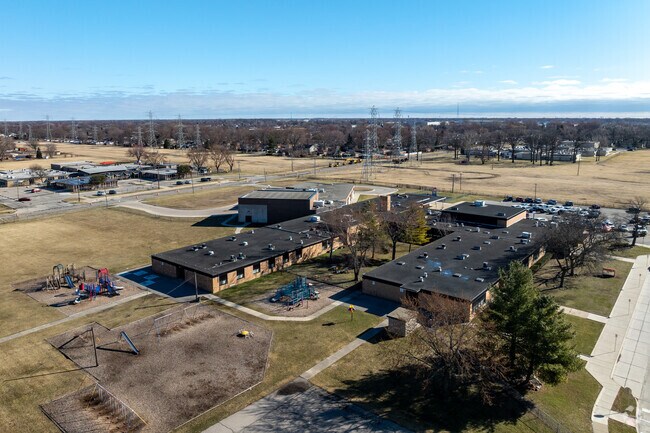 Marjorie Carlson Elementary School earned good marks for its academics, according to Niche.