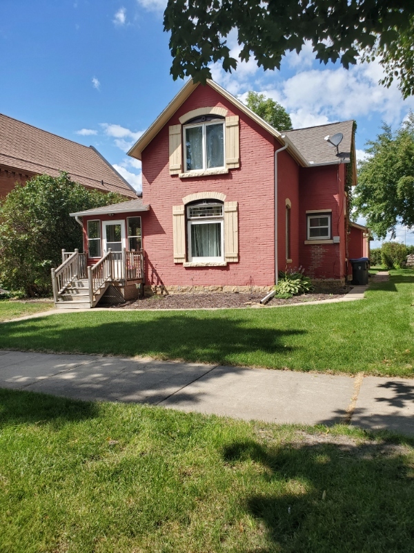 228 W 5th St, Mankato, MN 56001