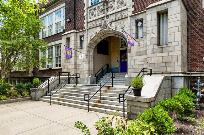 A view of the entrance to Bellevue Elementary School.