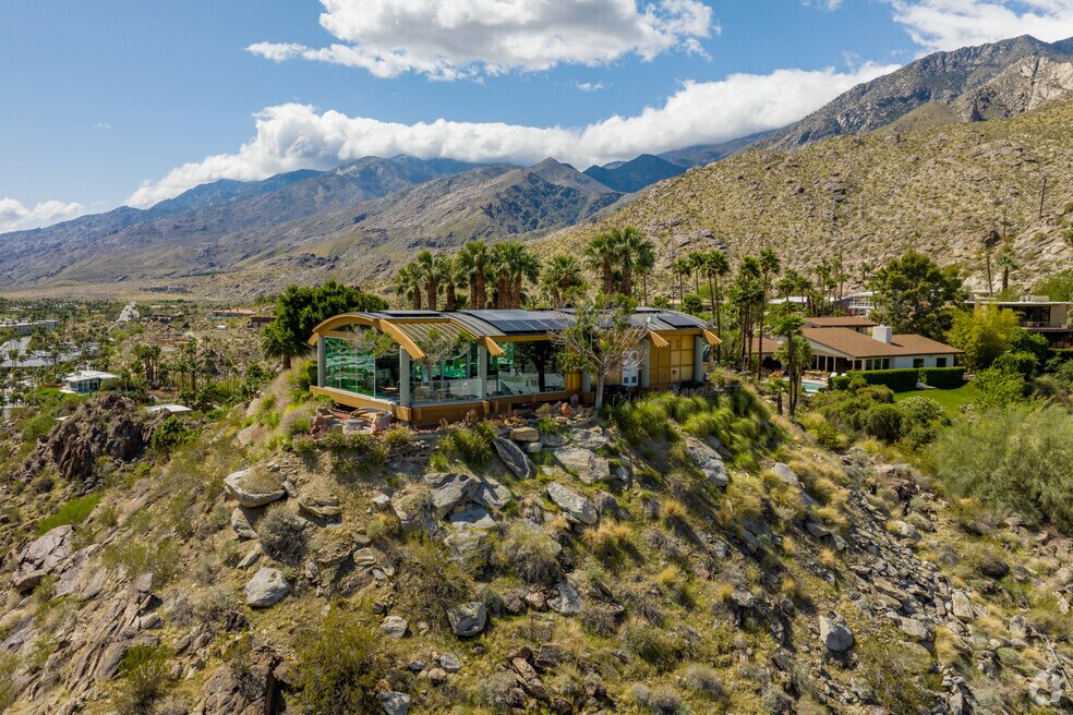 NN_CanyonCorridor_563957_P1_v2_STW_041825