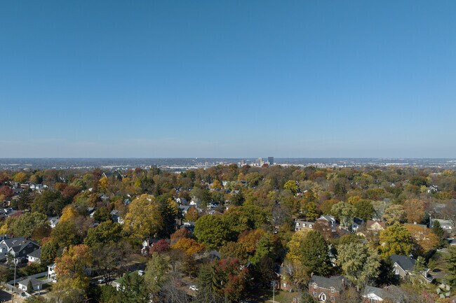 Oakwood provides a peaceful, sparse suburban atmosphere ideal for quiet living.