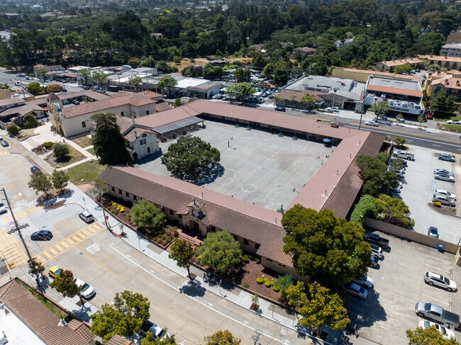 Discover top-notch learning at San Carlos School in East Monterey.