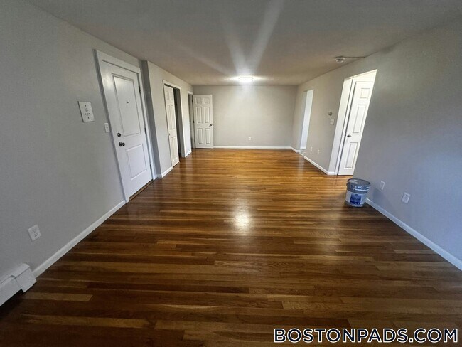 52 Mill St unit 6, Woburn, MA 01801 - photo 5