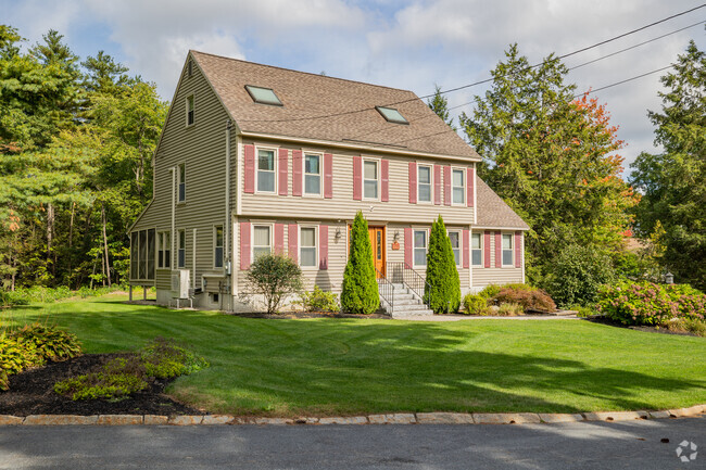 You can find stately colonials with spacious layouts in the Northwest Nashua neighborhood.