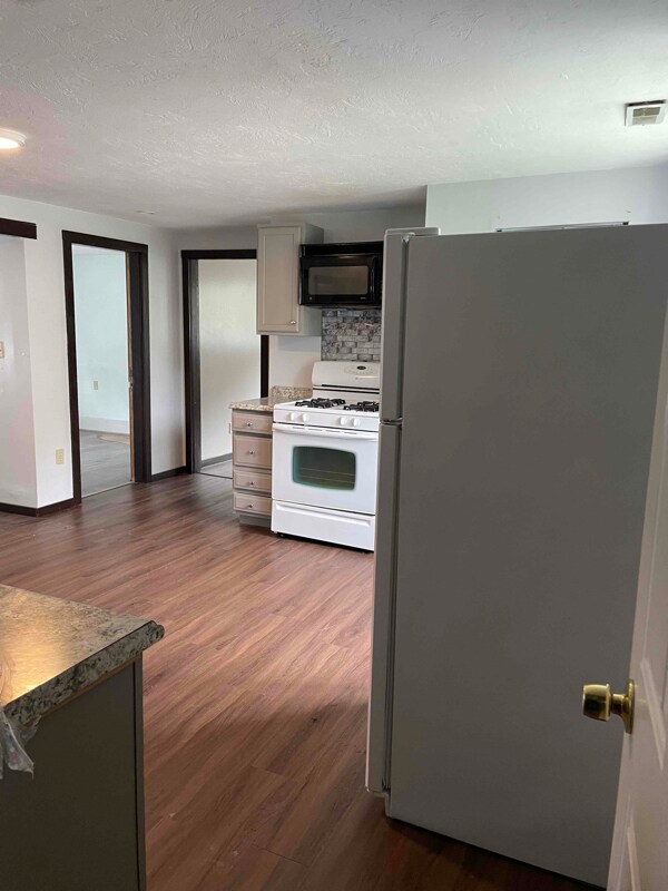 69 Gage St Unit 2, Worcester, MA 01605