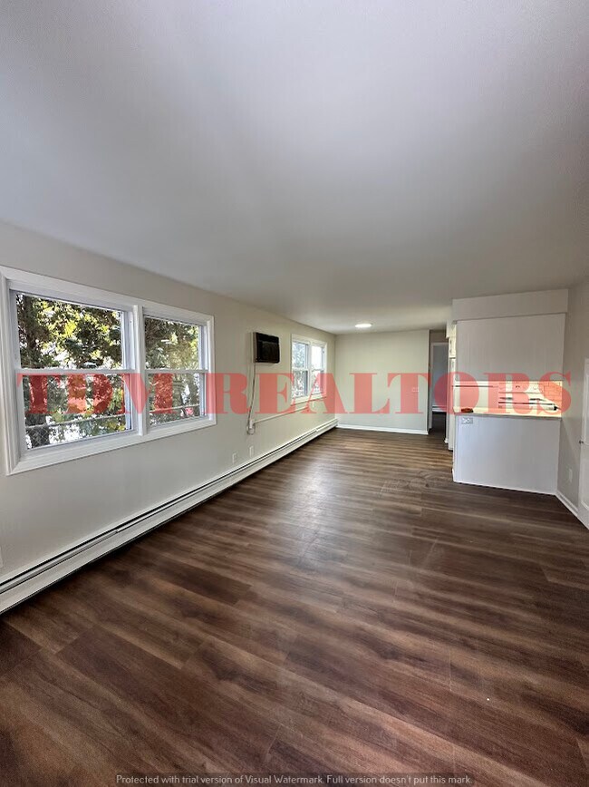 302 E Clinton St unit 302 E Clinton, Durand, MI 48429 - photo 5