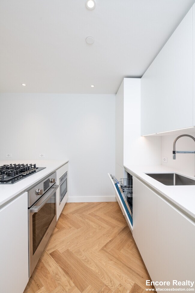 12 Commonwealth Ave unit 505, Boston, MA 02116 - photo 4