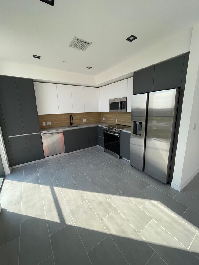 1965 NW 3rd Ave Unit B2, Miami, FL 33136