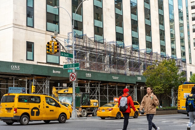 Park Avenue street sceen