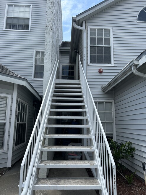 12219 Armenia Gables Cir unit 12219, Tampa, FL 33612 - photo 1