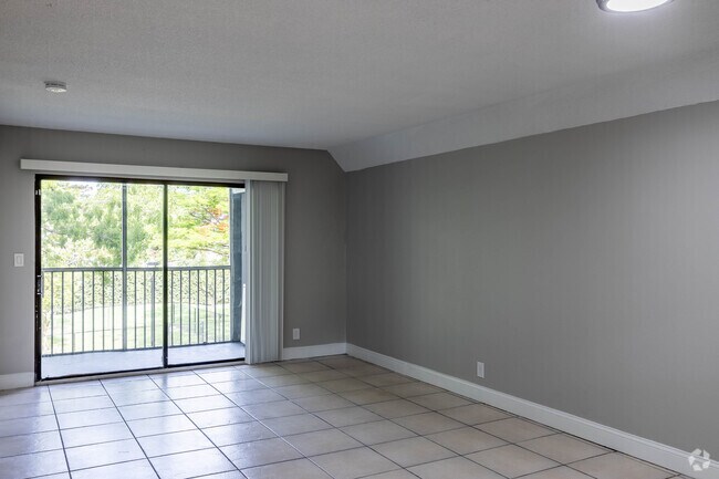 2 BR, 2 BA - 742SQFT