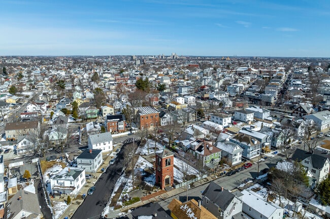 The community spirit in Silver Lake creates a close-knit and friendly vibe.