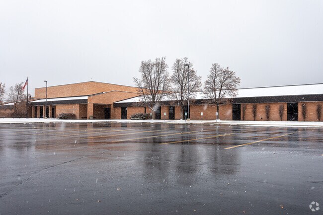 Front view of Oak Canyon Junior High School, located in the Lindon neighborhood.