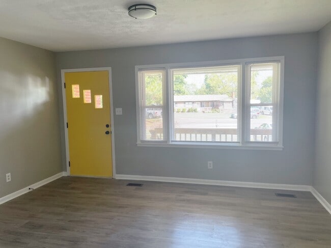 4709 Cheltenham Rd, Fayetteville, NC 28304 - photo 3