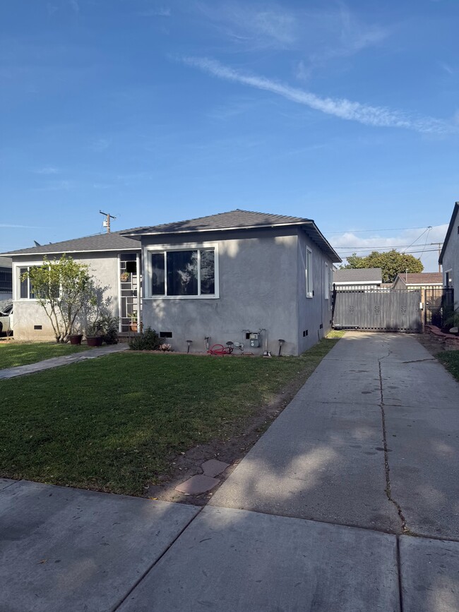 12148 S Central Ave, Los Angeles, CA 90059