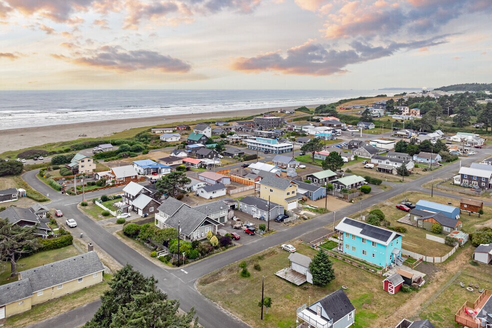 NH_PacificBeach_554440_P2_v1_VY_082824